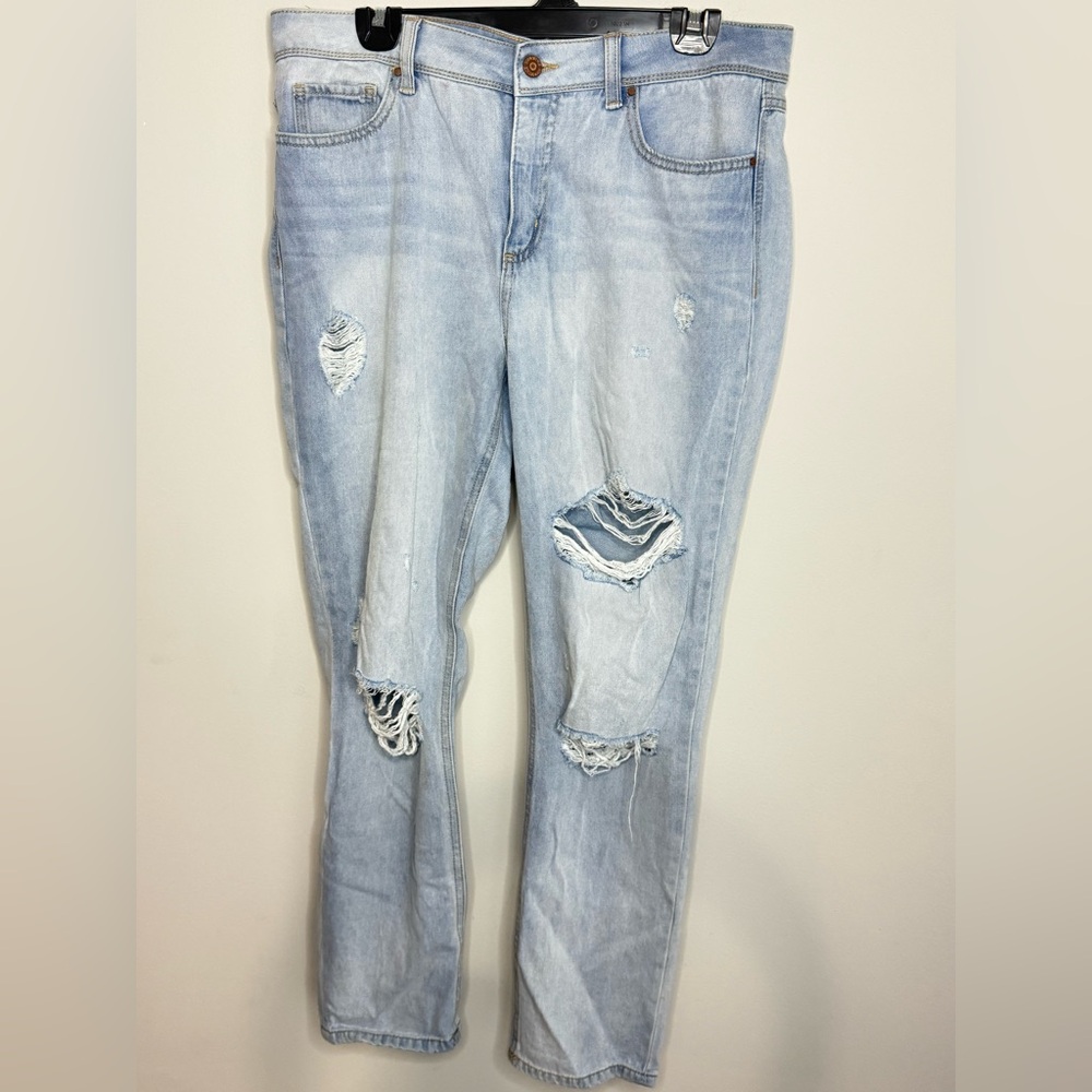 SoundStyle Light Blue Distressed Cutout Jeans – Women’s Size 12 Casual Denim